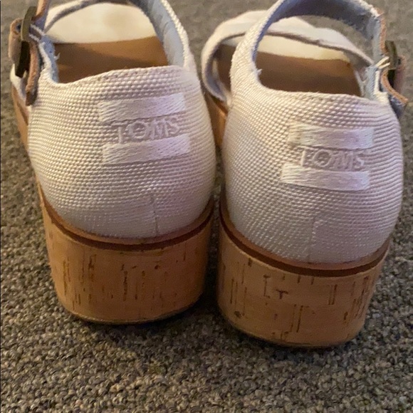 TOMS Wedges - Picture 4 of 6